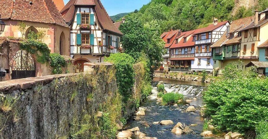 From Strasbourg: Medieval Villages & Wine Tasting Day Trip - Coach comfort, weather, and walking demands