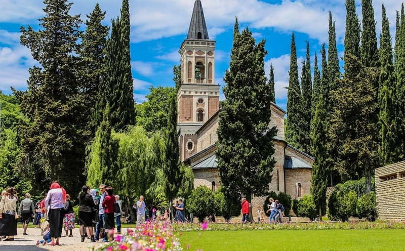 From Tbilisi: Kakheti Wine Region Tour with 9 Wine Tasting - Badiauri turns bread into a morning show