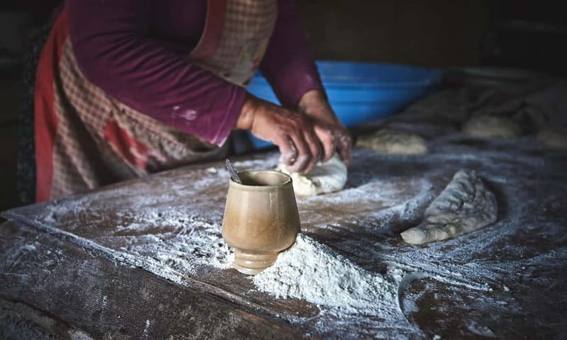 From Tbilisi: Kakheti Wine Region Tour with 9 Wine Tastings - Badiauri bakery: bread, cheese, and a quick first taste
