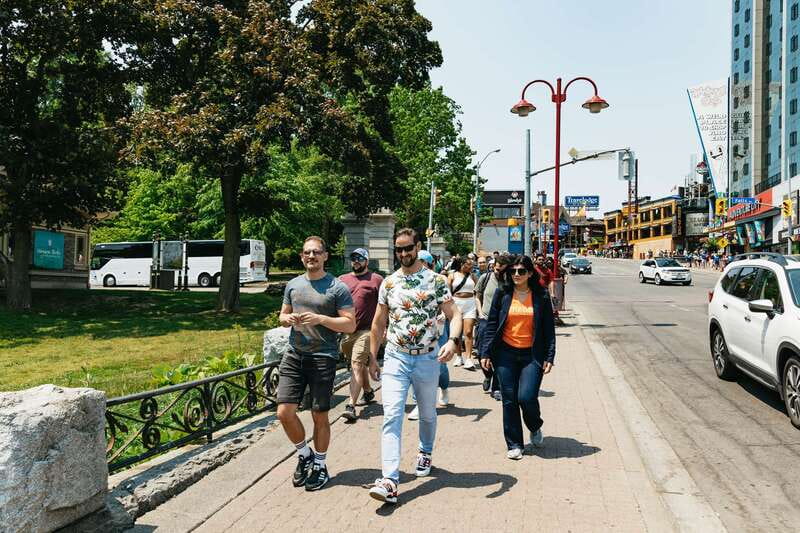 From Toronto: Niagara Falls + Winery, Cruise, & Lunch Option - Table Rock and the lunch choice