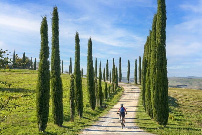 Full Day Tour to Val d'Orcia and Gladiator's Fields with Wines - Montalcino’s fortress and free time