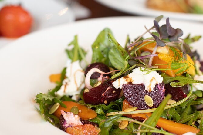 Full-Day Wine Tasting Tour in Auckland with 3-Course Vineyard Lunch - Price, group size, and what you are really paying for