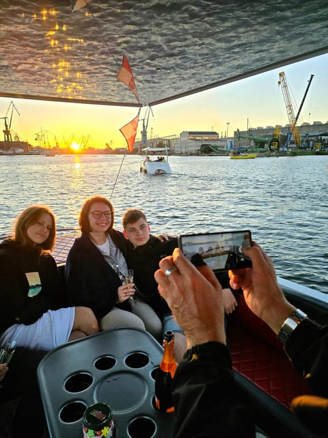 Gdańsk: Motława River Eco Cruise at Sunset with Prosecco - Heading toward Gdańsk Shipyard