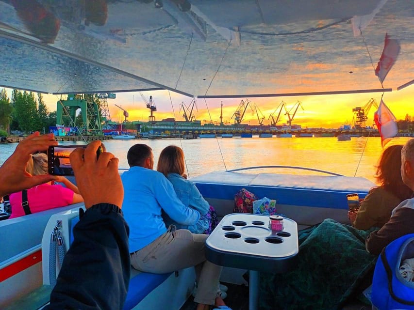 Gdańsk: Motława River Eco Cruise at Sunset with Prosecco - Prosecco, music, and the right level of information