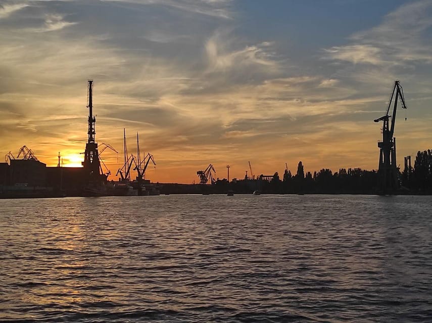 Gdańsk: Motława River Eco Cruise at Sunset with Prosecco - Who will enjoy this cruise most?