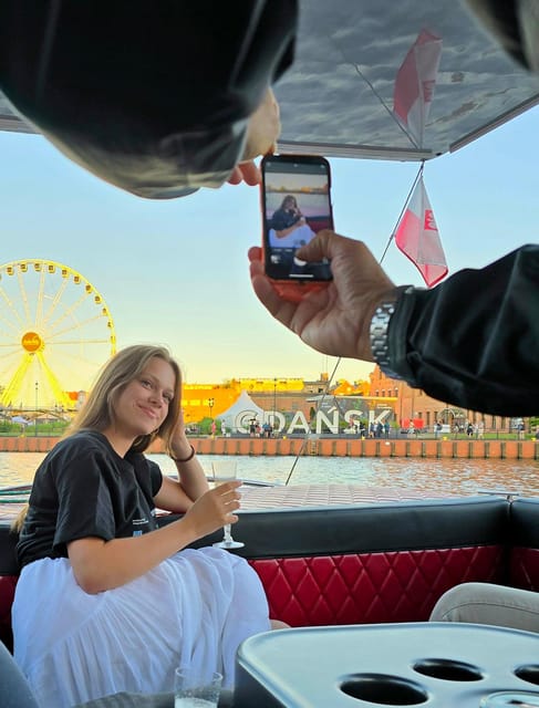 Gdańsk: Motława River Eco Cruise at Sunset with Prosecco - Meeting the boat at Boat & Bike