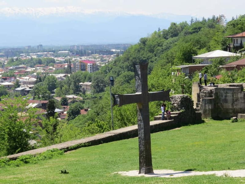 Gelati Momastery, Prometheus Cave, Sanatoriums and winetour - Key points at a glance