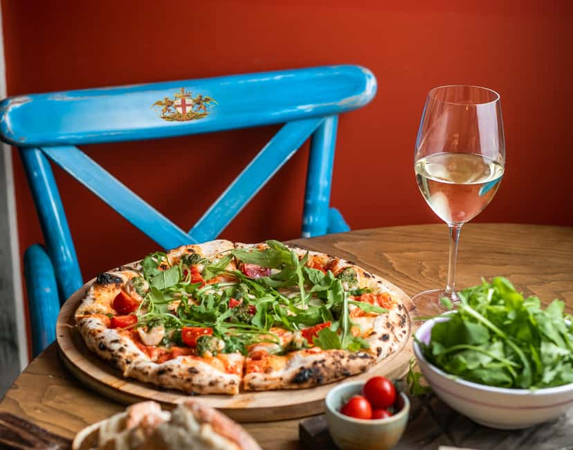 Genoa: Food and Wine Tasting Walking Tour - Focaccia and farinata in the old center