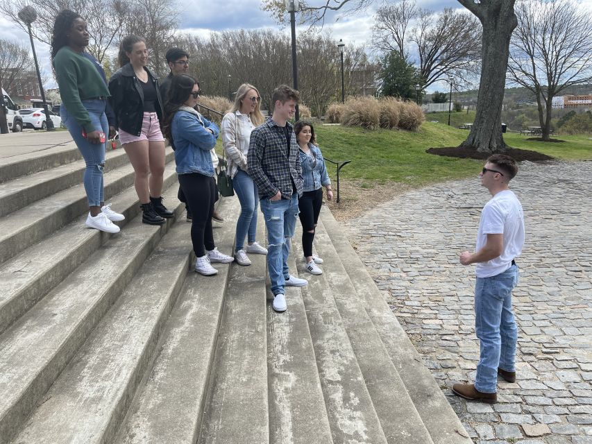 Gettysburg: Beer, Wine, and History Guided Walking Tour - The history works best in local rooms