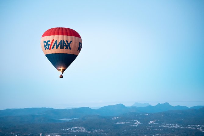 Gold Coast Hot Air Balloon with 5 Star Champagne Buffet Breakfast - One hour above the Gold Coast