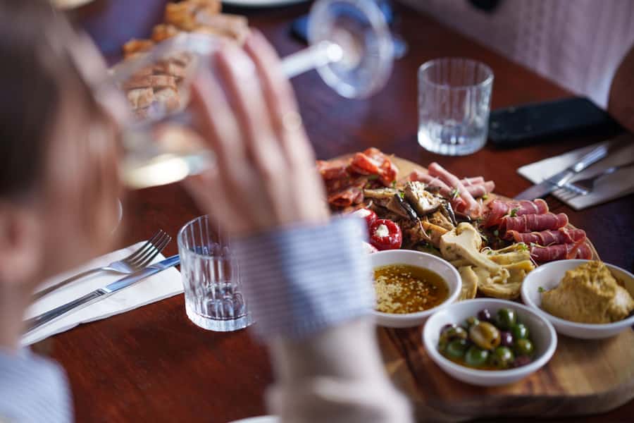 Gold Coast: Tamborine Mountain Wine Tour - Two hours to wander Gallery Walk
