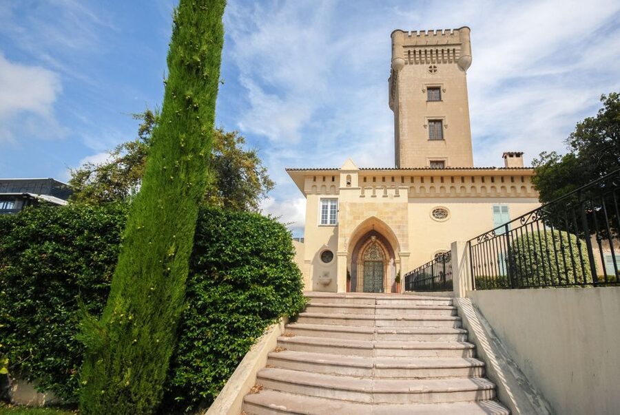 Grasse, Valbonne & Gourdon: Day Tour with Wine Tasting - What the guides add to the day