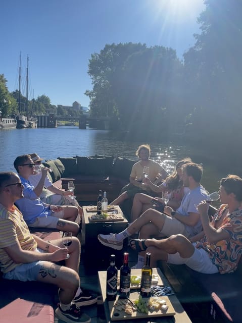 Groningen: Evening Cheese and Wine cruise - The first view: Het Verbindingskanaal and Central Station