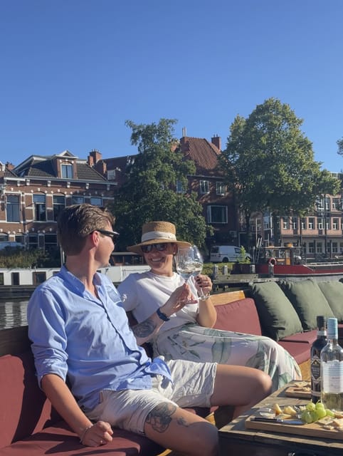 Groningen: Evening Cheese and Wine cruise - Boarding the Boot Groningen boat