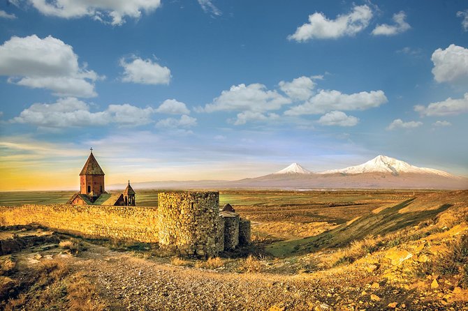 Group tour: Khor Virap, Noravank, Areni Winery and Cave - Noravank in its red-rock gorge