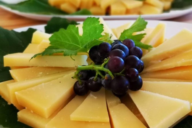 Guided Wine and Olive oil tasting - The boutique-farm advantage