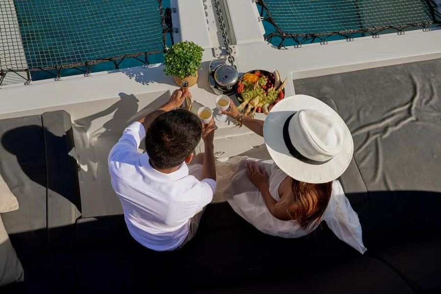 Heraklion: Dia Island Catamaran Cruise with Dinner and Wine - Setting sail from Heraklion in the afternoon