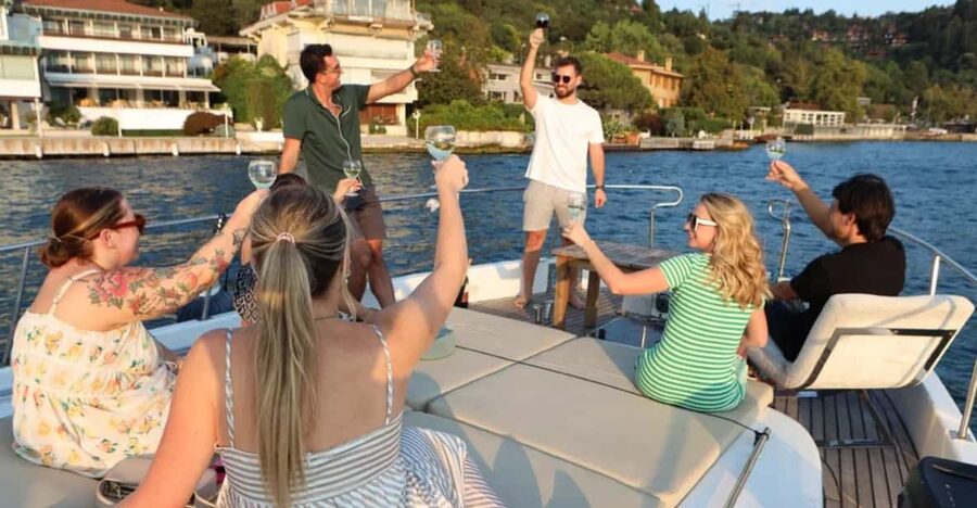 Istanbul: Small Group Yacht Tour with Unlimited Wine - Rumeli Fortress and the northern reach of the route