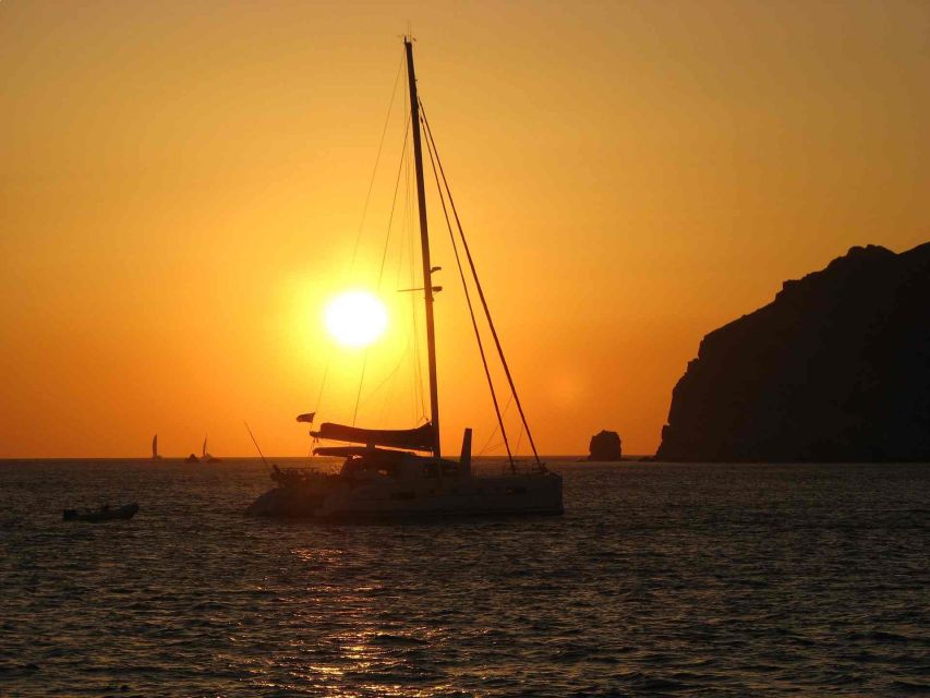 Jávea: 90-Minute Sunset Cruise with Glass of Cava - Choosing between the Estrella Fugaz and Mascalzone