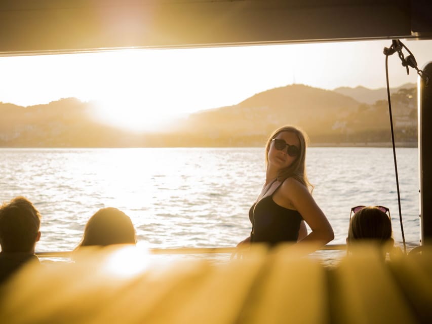 Jávea: 90-Minute Sunset Cruise with Glass of Cava - What the 90-minute cruise actually includes
