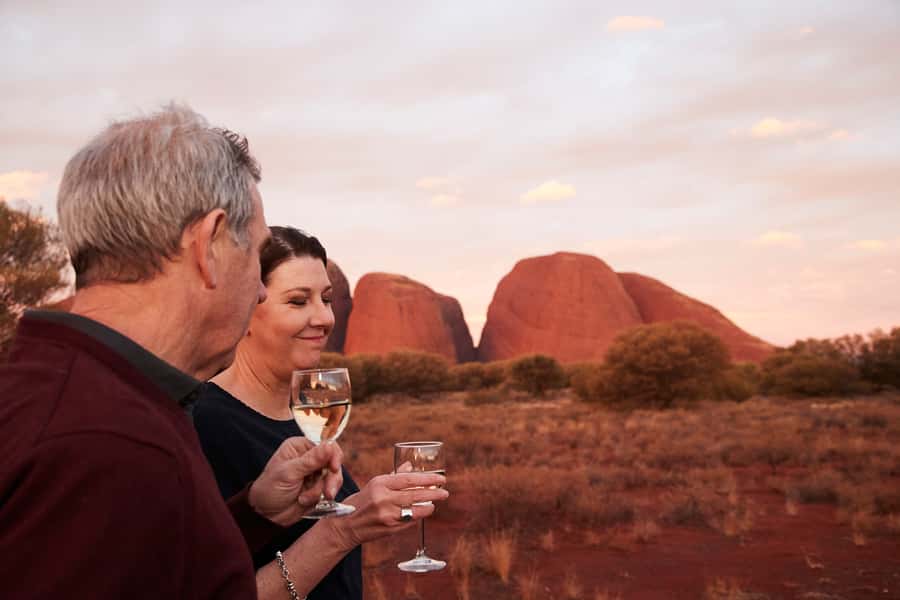 Kata Tjuṯa Sunset Tour with Sparkling Wine and Cheeseboard - The sunset stop and changing light
