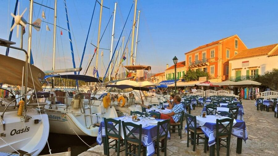 Kefalonia: Wine Tasting, Melissani, Drogarati & Fiscardo - Robola Winery: local wine with time to browse