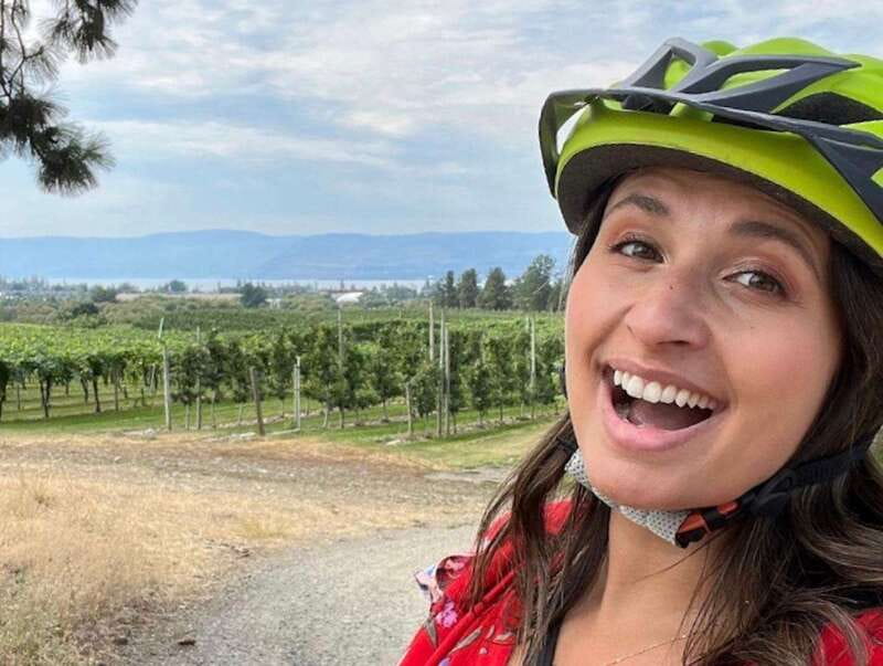 Kelowna: Wine Tasting by E-bike, Smartphone Guide & Lunch - The first 30-minute ride and Hidden Vines Family Estate Winery
