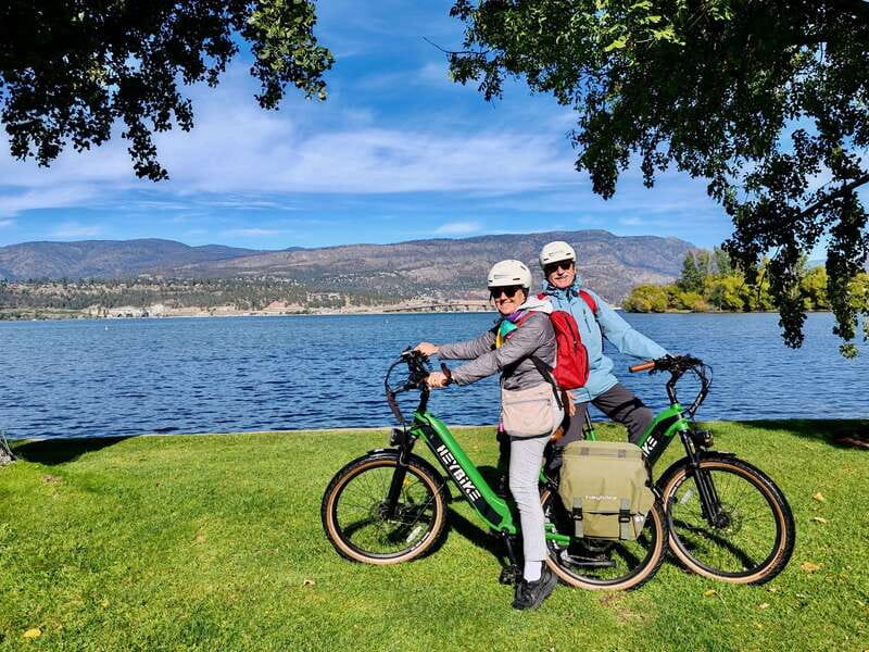 Kelowna: Wine Tasting by E-bike, Smartphone Guide & Lunch - Meadow Vista Honey Wines brings lunch and bees