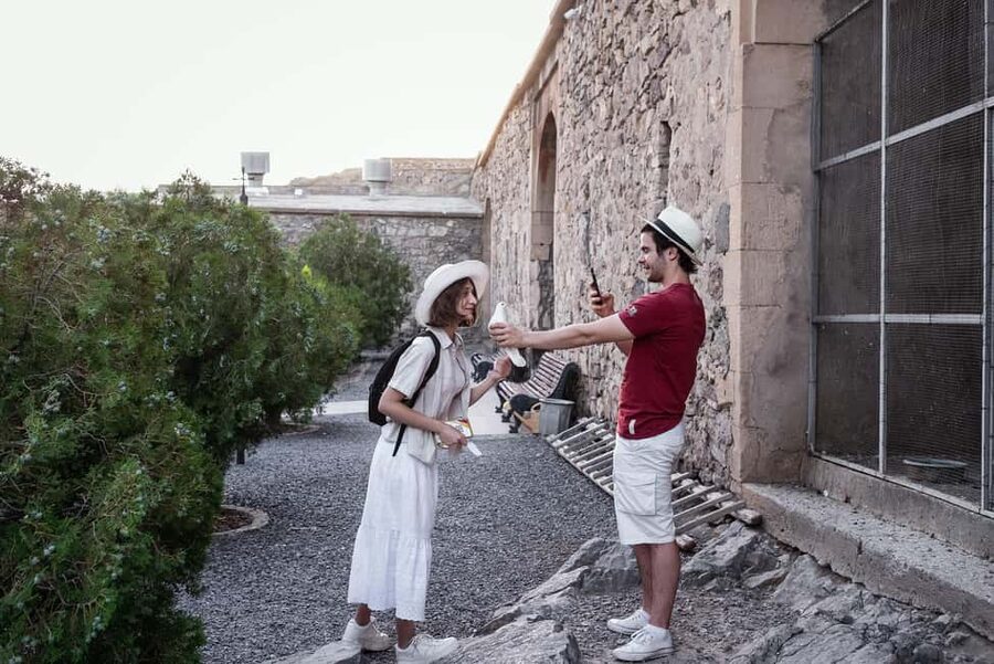 Khor Virap, Noravank and Birds' Cave Trip with Wine Tasting - The van, group size, and guide quality
