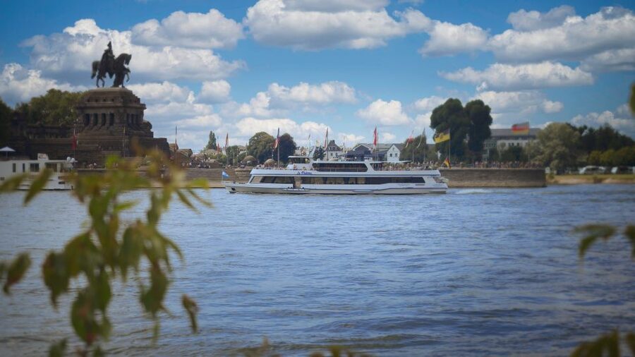 Koblenz: Christmas Boat Tour with Mulled Wine - Key points to know before you book