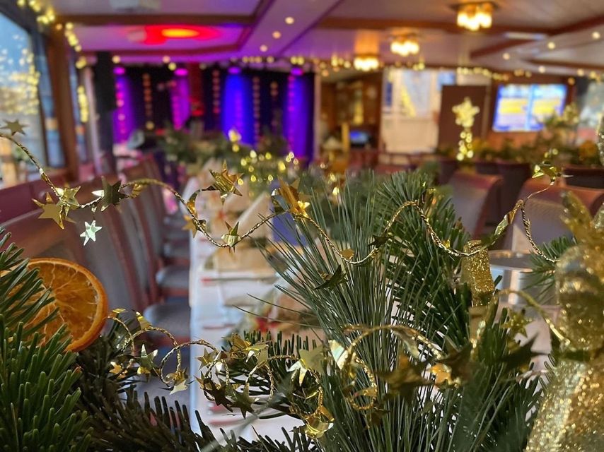Koblenz: Christmas Boat Tour with Mulled Wine - A Christmas cruise with Koblenz’s best river views
