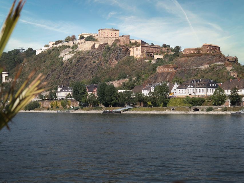 Koblenz: Christmas Boat Tour with Mulled Wine - Setting out toward Deutsches Eck and the Moselle mouth