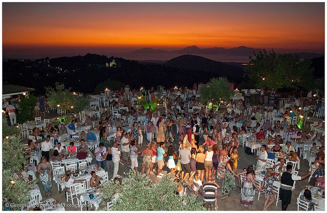 Kos: Greek Dinner with Music, Dancing, and Unlimited Wine - Who should book this Greek night?