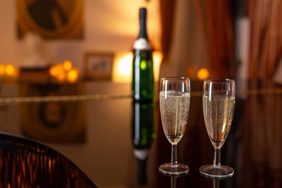 Krakow: Chopin Concert by Candlelight with Wine - Planning your evening around the concert