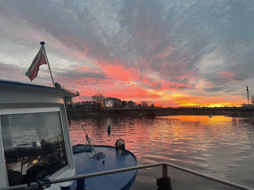 Krakow: Evening Cruise with a Glass of Wine - What the audio guide adds, and where it falls short