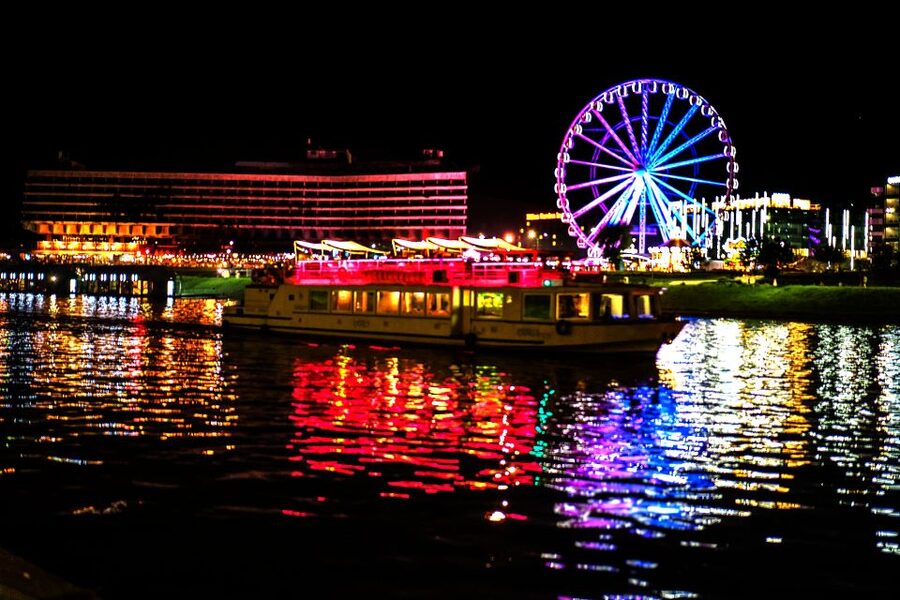 Krakow: Evening Cruise with a Glass of Wine - Is $38 good value for one hour?