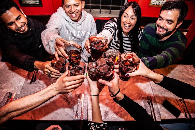 La Barceloneta Tapas & Wine & Drinks Tour in Barcelona - What the guide adds to the food