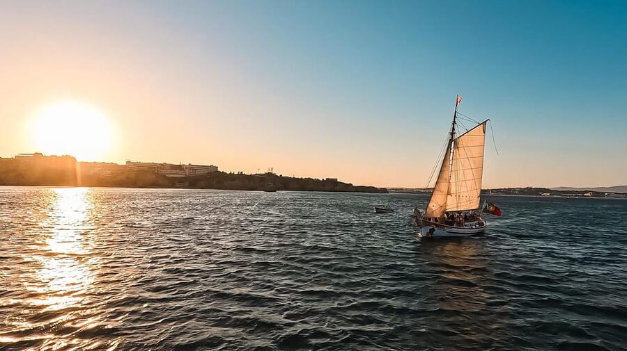 Lagos: Sunset Sail aboard a Traditional Boat with Prosecco - FAQ