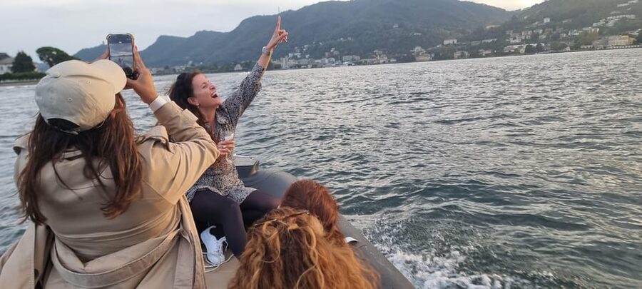 Lake Como: Shared Boat Tour with Prosecco Aperitif - Villa Geno, Villa Cagni Troubetzkoy, and the first photo stops