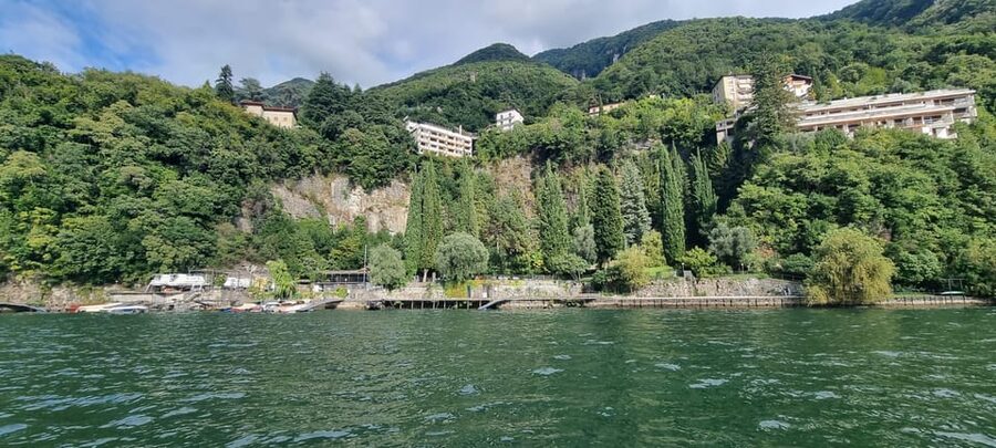 Lake Como: Shared Boat Tour with Prosecco Aperitif - Mosaic Park, Villa Versace, Torno, and Blevio