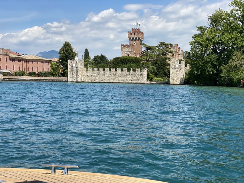 Lake Garda: Historic Castle Cruise with Wine Tasting - Garda, Punta San Vigilio, and the changing shore