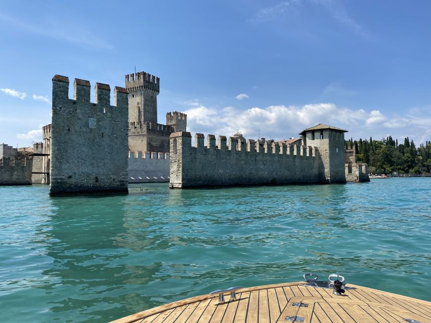 Lake Garda: Historic Castle Cruise with Wine Tasting - Torri del Benaco and its Scaligero Castle