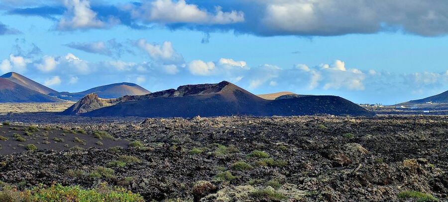 Lanzarote E-Bike Tour: Volcano Craters & Scenic Vineyards - Should you book it?