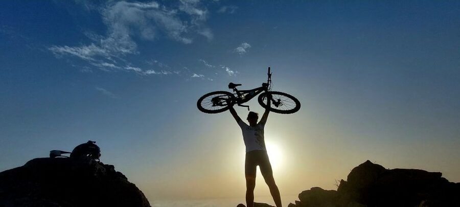 Lanzarote E-Bike Tour: Volcano Craters & Scenic Vineyards - Bikes, snacks, and the included photo package