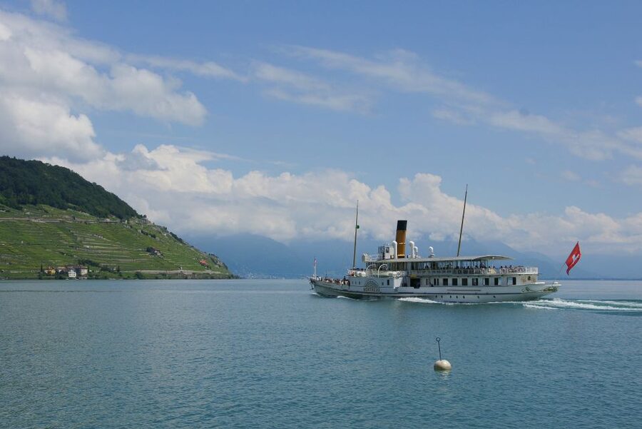 Lausanne: 2-Hour Lake Geneva Cruise Along Lavaux Vineyards - A local wine with the view