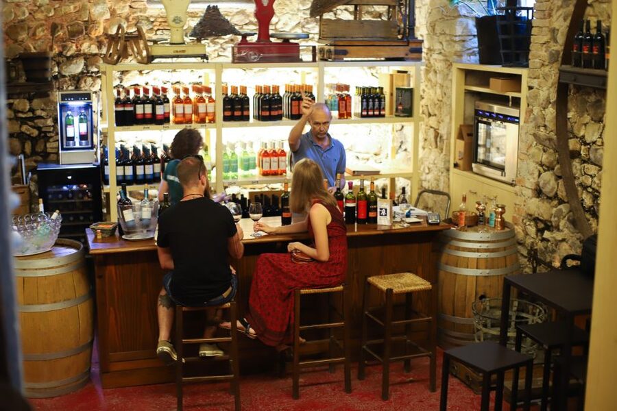 Lazise: Historical Center Wine Tasting Tour - Price, time, and what you receive