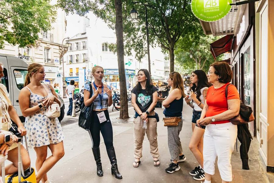 Le Marais Walking Food Tour with Cheese, Wine & Pastries - How the guides affect the day