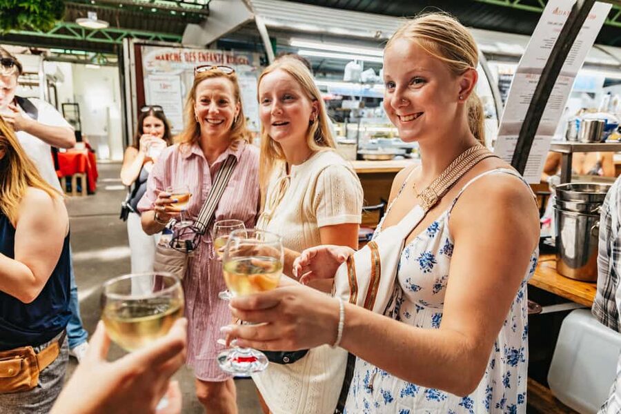 Le Marais Walking Food Tour with Cheese, Wine & Pastries - The first bites: cheese, charcuterie, and French food habits