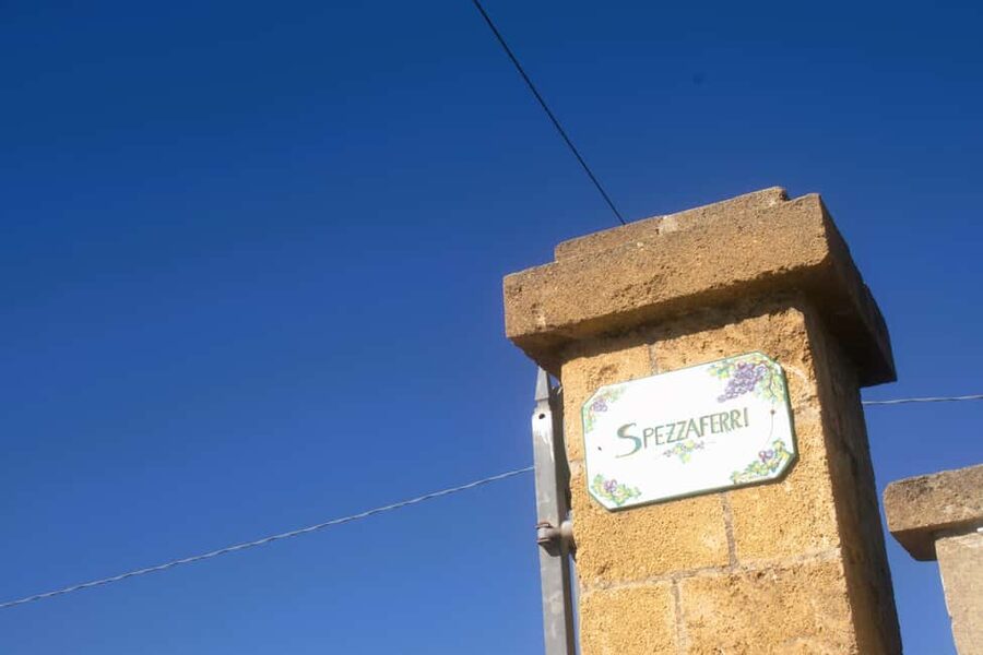 Lecce: Countryside Vineyard Walk & Wine Tasting - Arriving at Casina Spezzaferri near Lecce