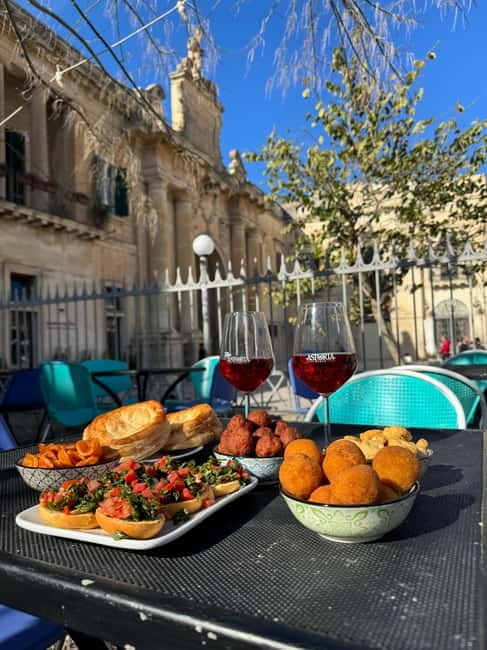 Lecce: Guided Street Food Walking Tour with Food and Wine - Starting at Porta Rudiae with coffee and pasticciotto